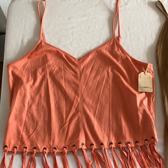 Tops - Picture 3 of 3